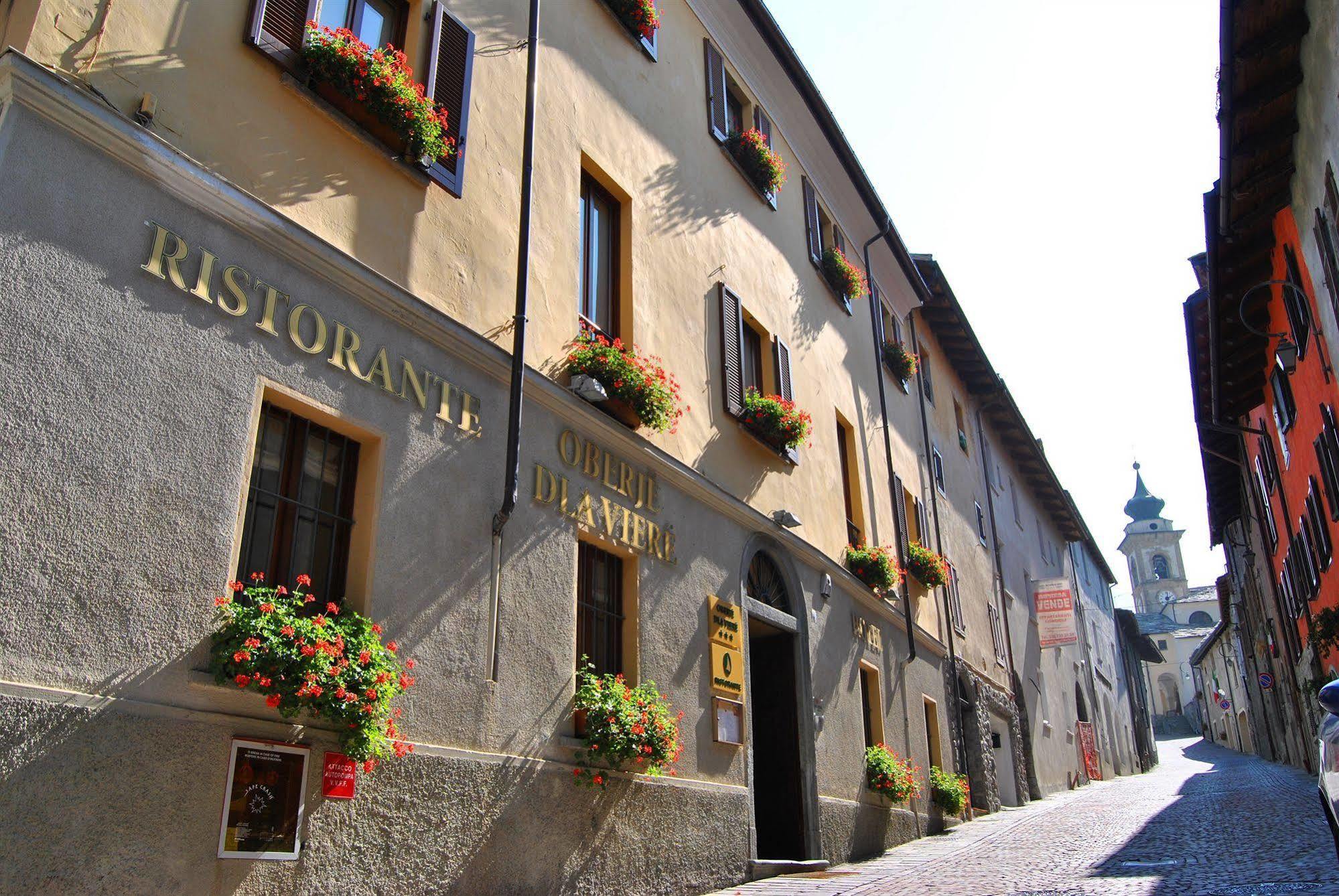 Hotel Oberje De La Viere Oulx Exterior foto